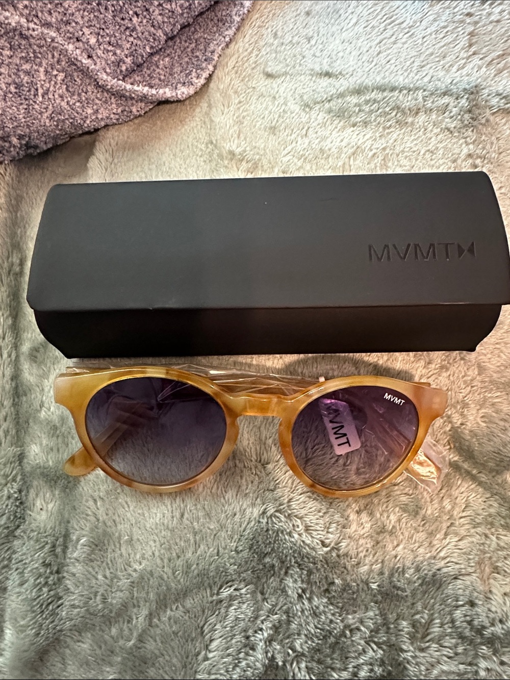 MVMT Amber Translucent Round Sunglasses with Gradient Lenses